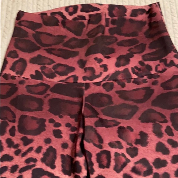 Onzie leopard print leggings - Picture 2 of 4